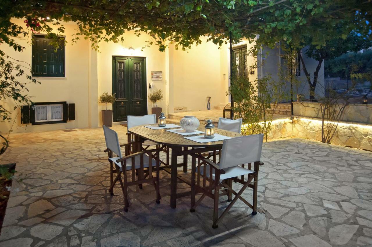 Elia Apartments Chrisso Delphi Exterior photo
